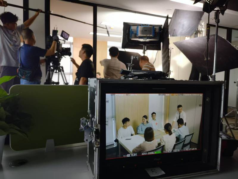 岗巴县TVC拍摄公司：科技产品视觉化大师，诠释未来感与功能美学
